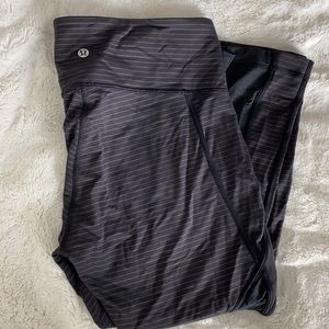 Lightly worn Black/gold lululemon crop leggings